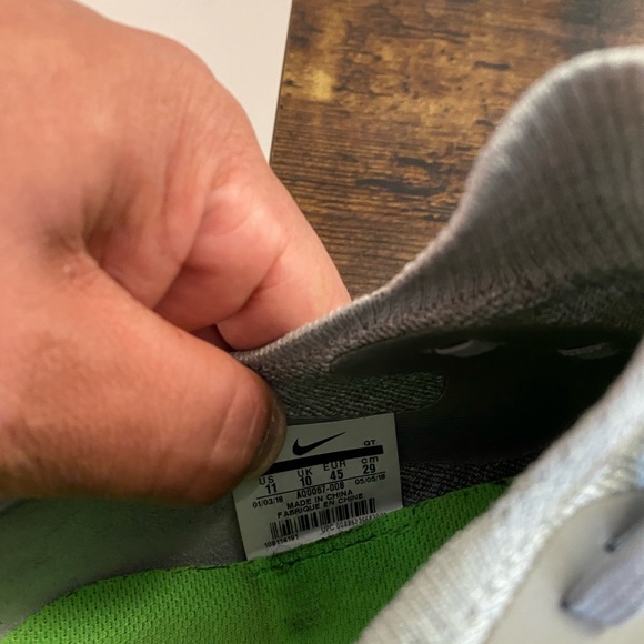 User Nike Running Shoes - Picture 3 of 5